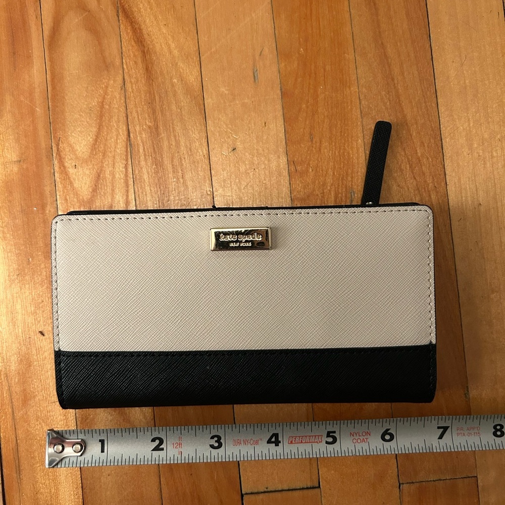 Kate Spade Black and Ecru Leather Card Wallet - Picture 5 of 6